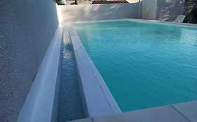 Appartement Dans Villa Avec Piscine Et Jardin
